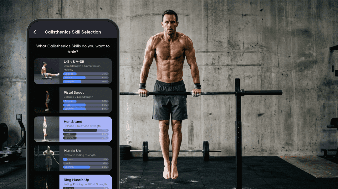 Athlet im höchsten Punkt eines Bar Muscle Ups in einem minimalistischen Industrie-Gym