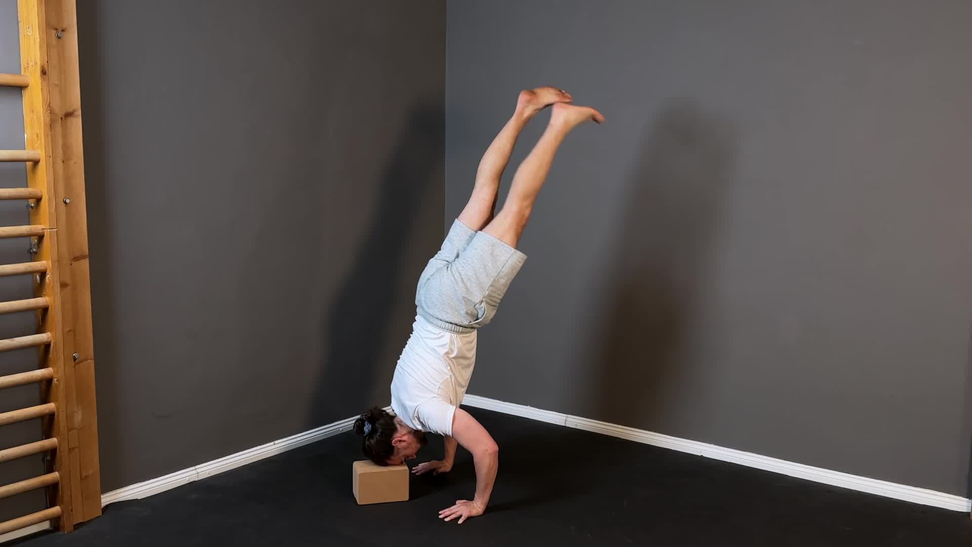 Negative Handstand Push Up Progressionen